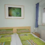4 Personen Mit Kanu, Kaminofen Und Herrlichem Seeblick In Prázdninový dům
