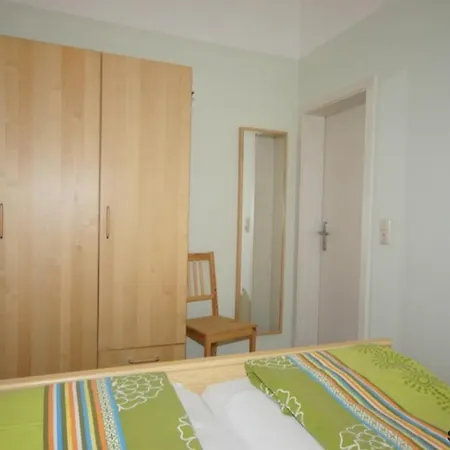 4 Personen Mit Kanu, Kaminofen Und Herrlichem Seeblick In * Otterndorf