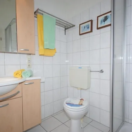 Ferienhaus 4 Personen Mit Kanu, Kaminofen Und Herrlichem Seeblick In *