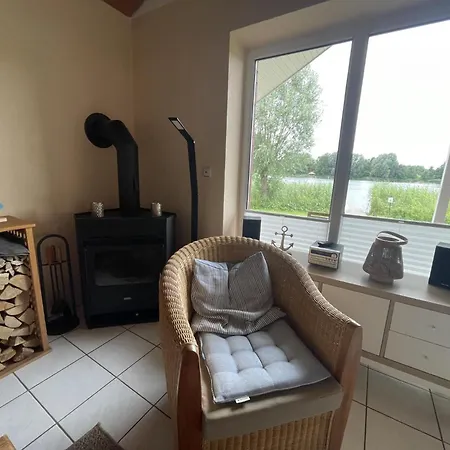 Ferienhaus 4 Personen Mit Kanu, Kaminofen Und Herrlichem Seeblick In Otterndorf