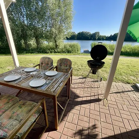Ferienhaus 4 Personen Mit Kanu, Kaminofen Und Herrlichem Seeblick In *