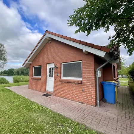 4 Personen Mit Kanu, Kaminofen Und Herrlichem Seeblick In Ferienhaus *