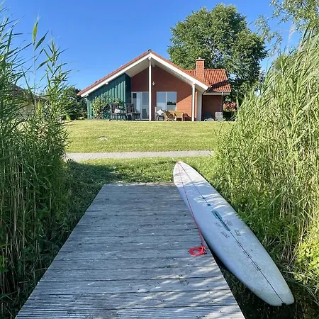 4 Personen Mit Kanu, Kaminofen Und Herrlichem Seeblick In Casa vacanze *