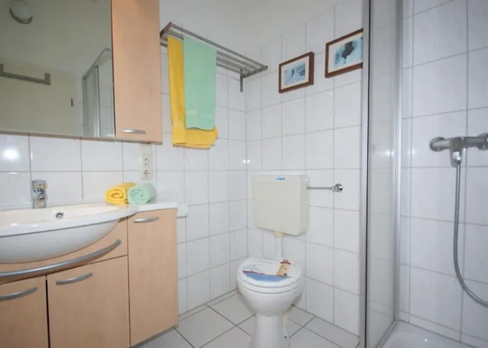 度假居 4 Personen Mit Kanu, Kaminofen Und Herrlichem Seeblick In *